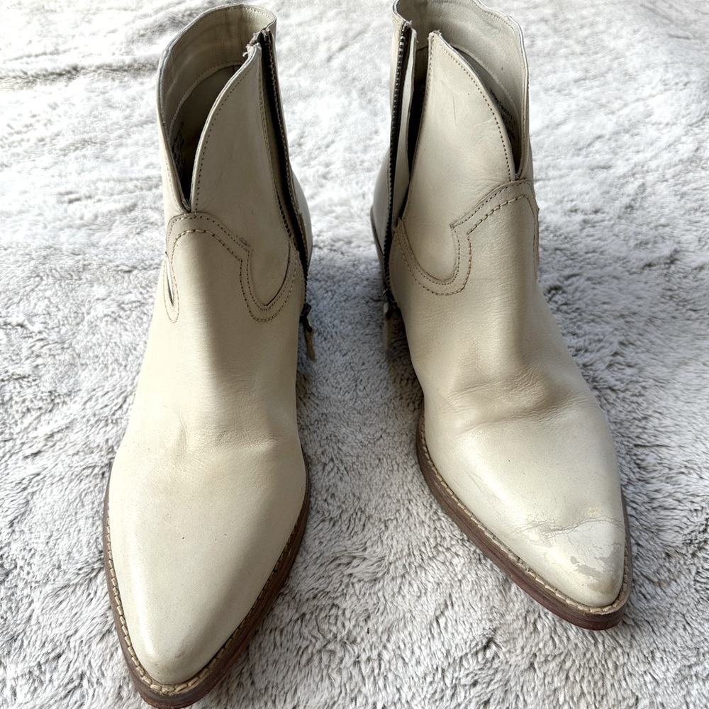 Light Beige Western Ankle Boots with Pointed Toe and Stacked Heel